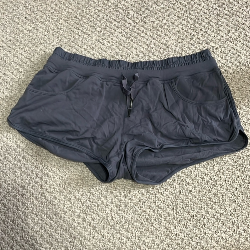 Lululemon | Grey Shorts